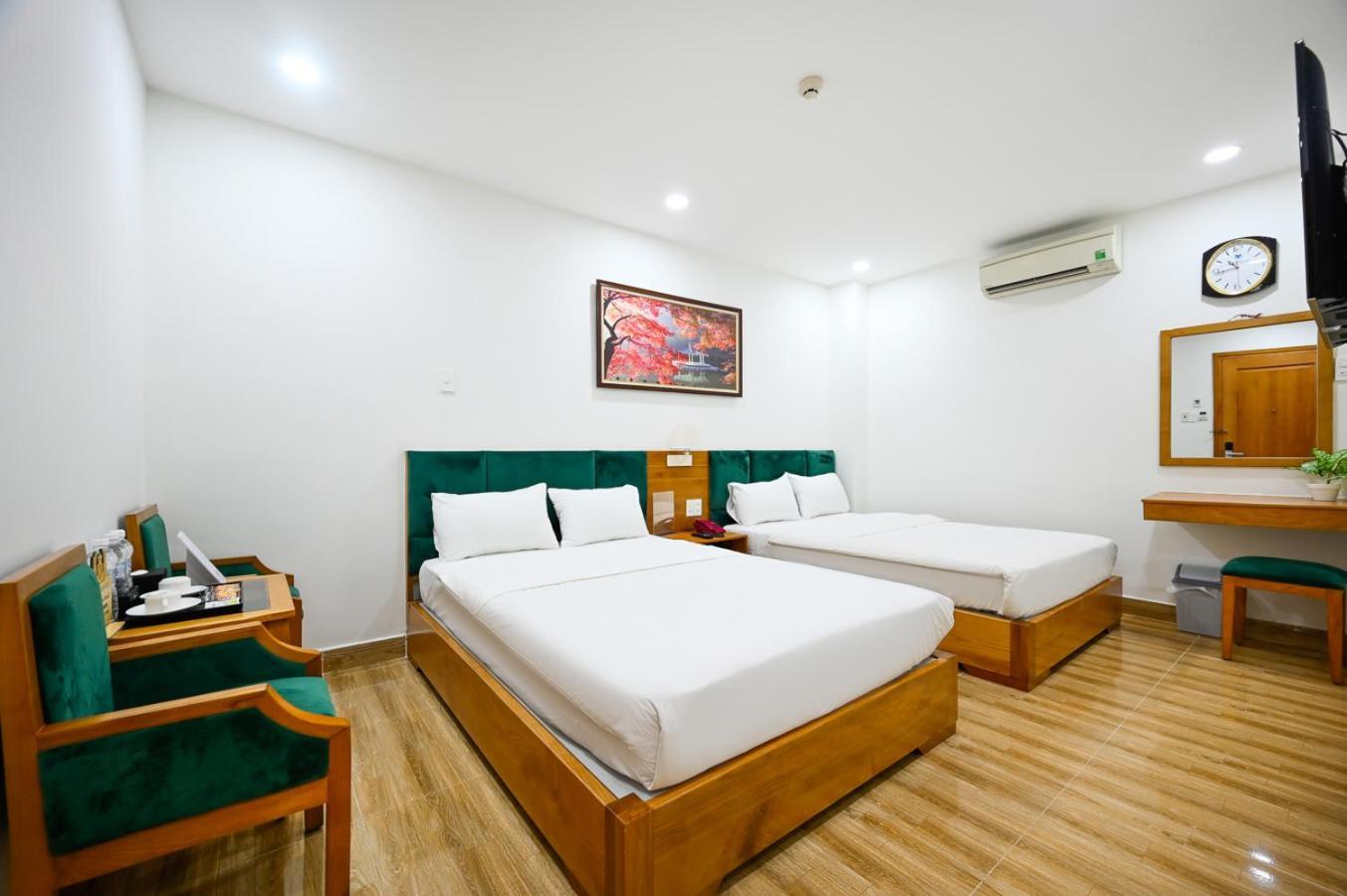Vivian Airport Hotel Saigon Ho Chi Minh City Bagian luar foto